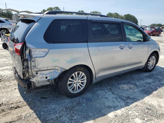 Photo 3 from auction – 2017 TOYOTA SIENNA XLE with VIN 5TDYZ3DC7HS805985