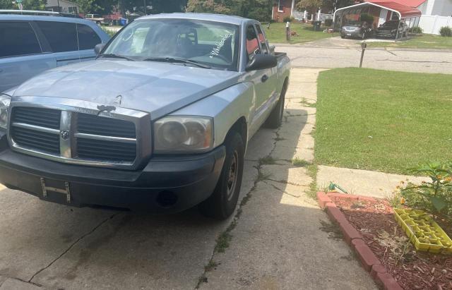 Zdjęcie 2 z aukcji – 2005 DODGE DAKOTA ST z VIN 1D7HE22K85S335569