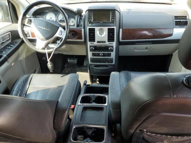 Photo 8 from auction – 2010 CHRYSLER TOWN & COU with VIN 2A4RR8DXXAR451862