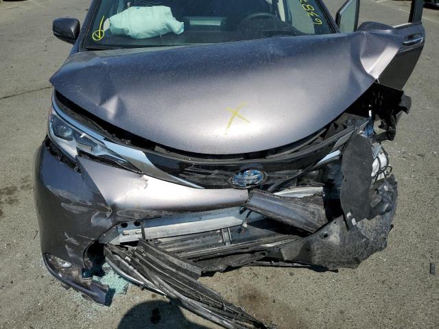 Photo 11 from auction – 2021 TOYOTA SIENNA LIM with VIN 5TDESKFC7MS023937