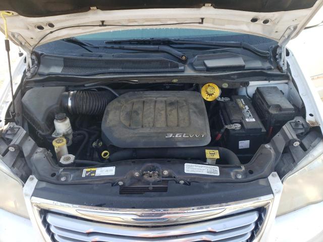 Photo 12 from auction – 2014 CHRYSLER TOWN & COU with VIN 2C4RC1BG9ER293019