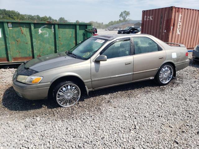 TOYOTA CAMRY CE 2000 with VIN 4T1BG22K2YU009328 - Photo from auction