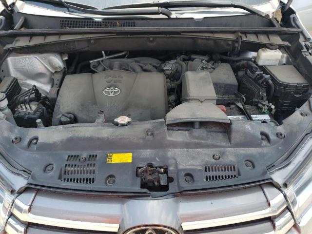 Photo 11 from auction – 2018 TOYOTA HIGHLANDER with VIN 5TDDZRFH0JS807674