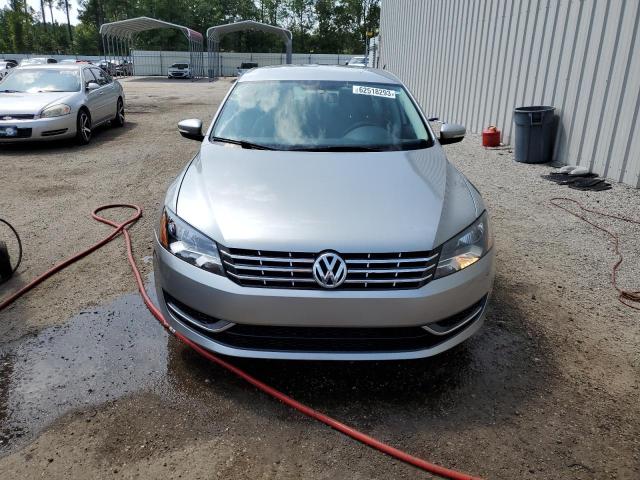 Photo 5 from auction – 2014 VOLKSWAGEN PASSAT S with VIN 1VWAT7A3XEC105838