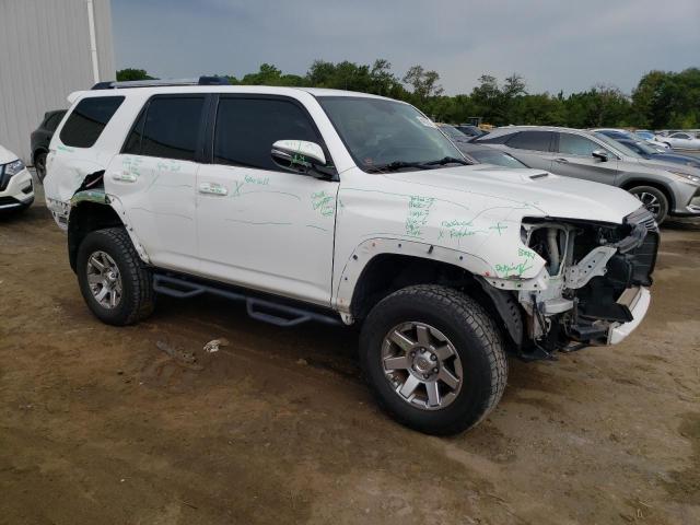 Zdjęcie 4 z aukcji – 2015 TOYOTA 4RUNNER SR z VIN JTEBU5JR2F5273357