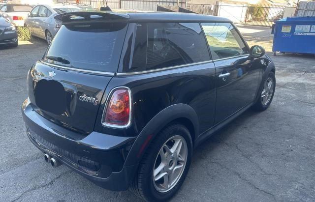 Photo 4 from auction – 2010 MINI COOPER S with VIN WMWMF7C59ATX41986