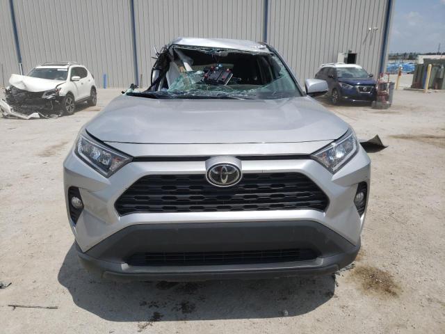 Photo 5 from auction – 2020 TOYOTA RAV4 XLE with VIN 2T3W1RFV9LC075666