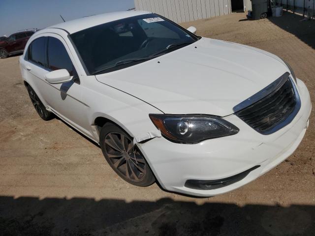 Photo 4 from auction – 2014 CHRYSLER 200 TOURIN with VIN 1C3CCBBG3EN117936