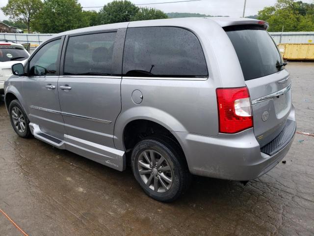 Photo 2 from auction – 2016 CHRYSLER TOWN & COU with VIN 2C4RC1HGXGR142149