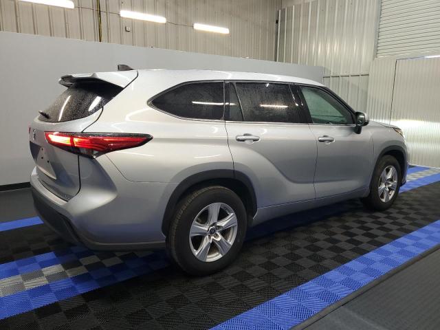 Zdjęcie 3 z aukcji – 2022 TOYOTA HIGHLANDER z VIN 5TDZZRAH4NS544611
