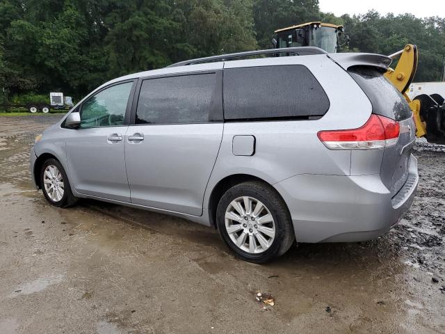 Photo 2 from auction – 2013 TOYOTA SIENNA LE with VIN 5TDJK3DC2DS061843