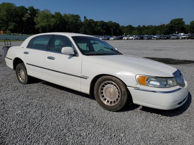 Photo 4 from auction – 2000 LINCOLN TOWN CAR E with VIN 1LNHM81W0YY847568