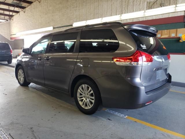 Photo 2 from auction – 2011 TOYOTA SIENNA XLE with VIN 5TDYK3DC1BS116830