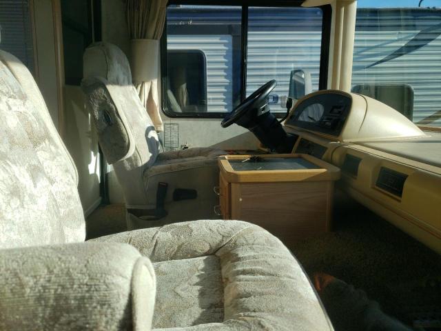 Снимка 5 от търг – 2000 FORD MOTORHOME с VIN 3FCNF53S7YJA09710