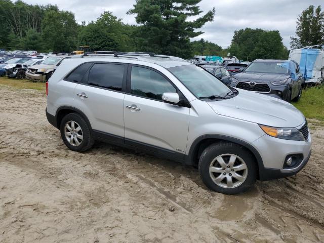 Photo 4 from auction – 2013 KIA SORENTO LX with VIN 5XYKTDA23DG320047