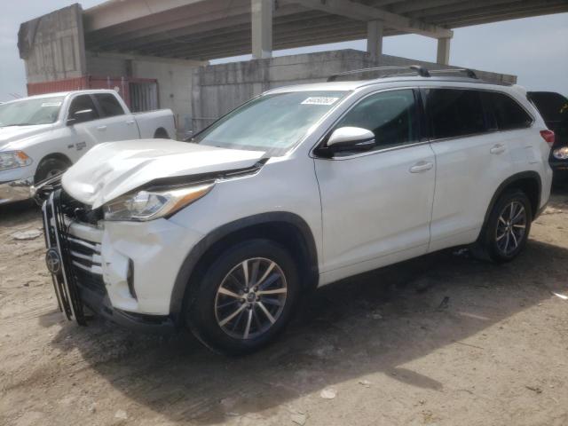 TOYOTA HIGHLANDER 2018 with VIN 5TDKZRFH2JS544711 - Photo from auction