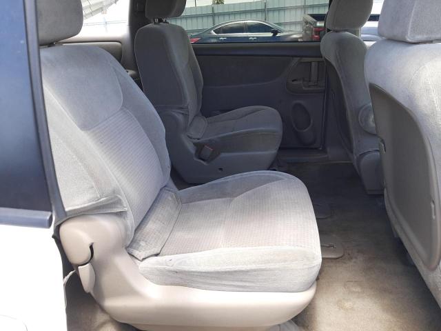 Photo 11 from auction – 2010 TOYOTA SIENNA CE with VIN 5TDKK4CC5AS295417