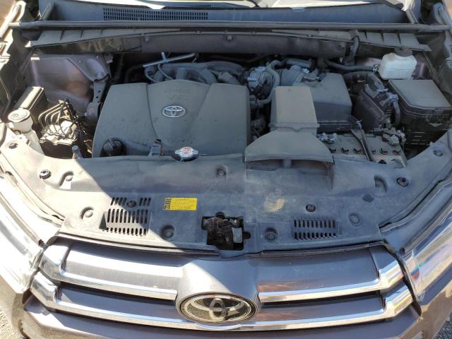 Photo 12 from auction – 2018 TOYOTA HIGHLANDER with VIN 5TDDZRFH3JS486648