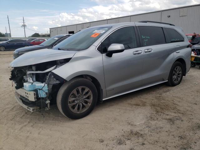 TOYOTA SIENNA XLE 2021 with VIN 5TDYRKEC1MS024348 - Photo from auction