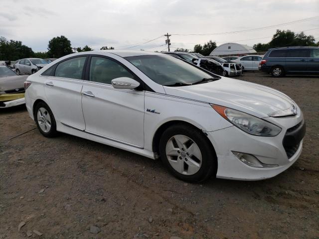 Photo 4 from auction – 2012 HYUNDAI SONATA HYB with VIN KMHEC4A46CA056282