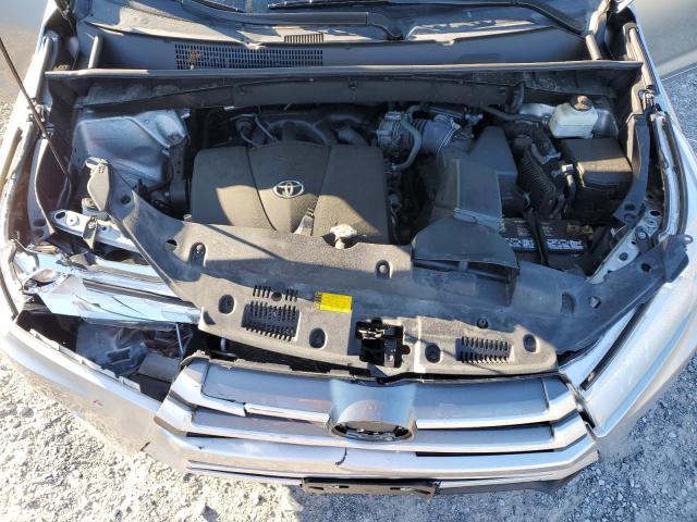 Снимка 12 от търг – 2018 TOYOTA HIGHLANDER с VIN 5TDBZRFH2JS895764