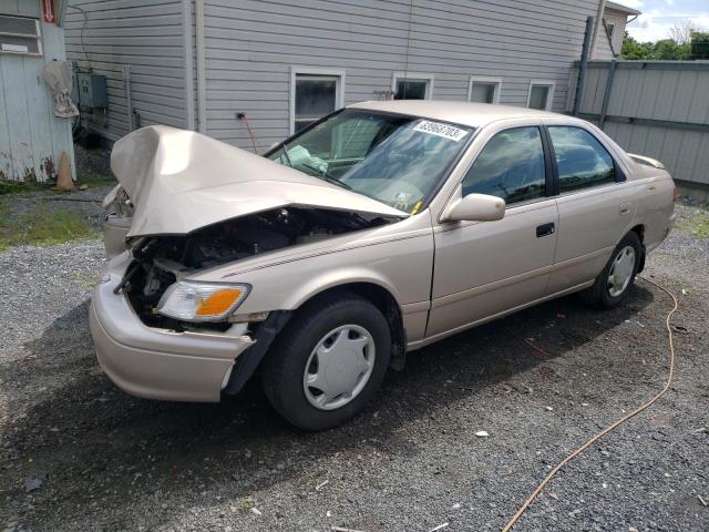 TOYOTA CAMRY CE 2000 with VIN 4T1BG22K6YU742322 - Photo from auction