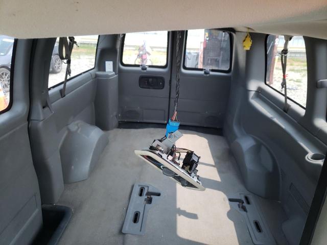 Photo 10 from auction – 2006 CHEVROLET EXPRESS with VIN 1GNFH15T561249173