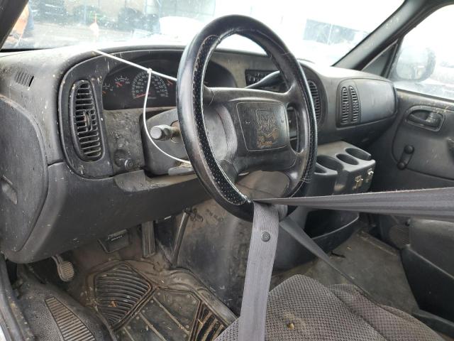 Photo 8 from auction – 2003 DODGE RAM VAN B1 with VIN 2D7HB11Y33K502324