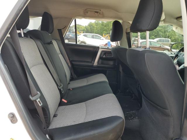 Photo 11 from auction – 2019 TOYOTA 4RUNNER SR with VIN JTEBU5JR9K5662524