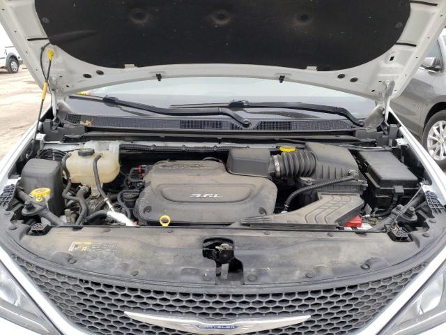 Photo 12 from auction – 2017 CHRYSLER PACIFICA L with VIN 2C4RC1GG4HR841666