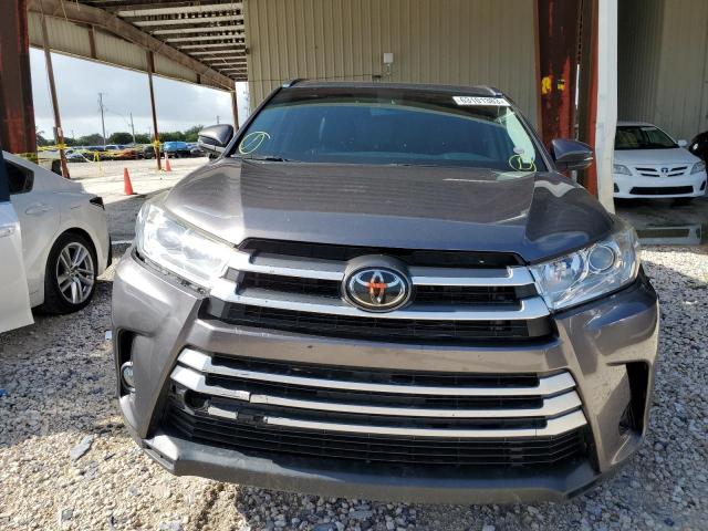 Photo 5 from auction – 2019 TOYOTA HIGHLANDER with VIN 5TDKZRFH5KS355472