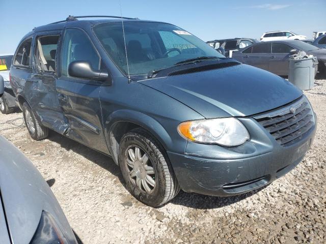Photo 4 from auction – 2005 CHRYSLER TOWN & COU with VIN 2C4GP54L75R355563