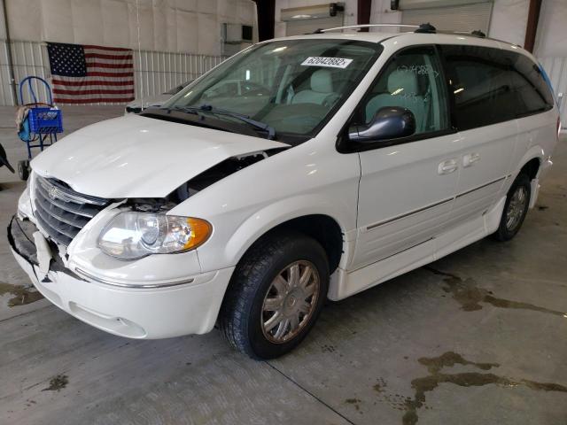 Photo 2 from auction – 2005 CHRYSLER TOWN & COU with VIN 2C8GP64L25R164167