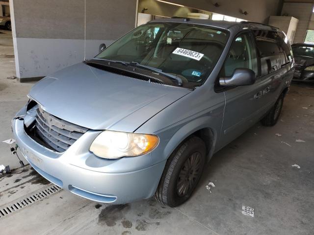 CHRYSLER TOWN & COU 2005 with VIN 2C4GP44R55R440237 - Photo from auction