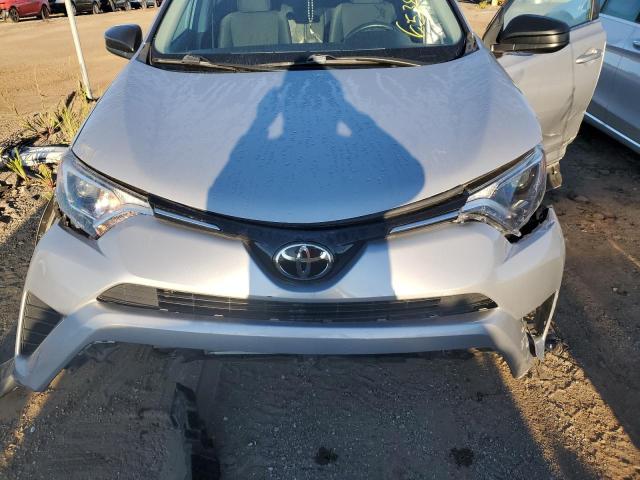 Photo 11 from auction – 2017 TOYOTA RAV4 LE with VIN 2T3BFREV4HW579663