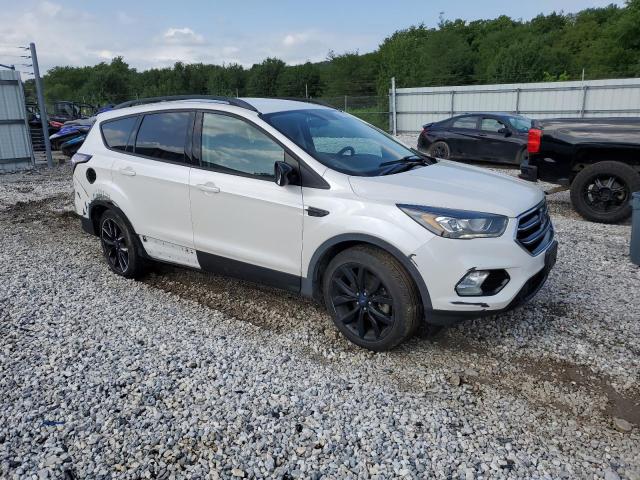 Photo 4 from auction – 2018 FORD ESCAPE SE with VIN 1FMCU9GD5JUC07598