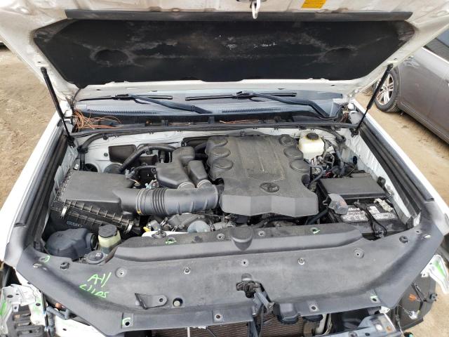 Photo 11 from auction – 2015 TOYOTA 4RUNNER SR with VIN JTEBU5JR2F5273357