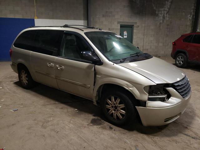 Photo 4 from auction – 2005 CHRYSLER TOWN & COU with VIN 2C4GP54L05R355632