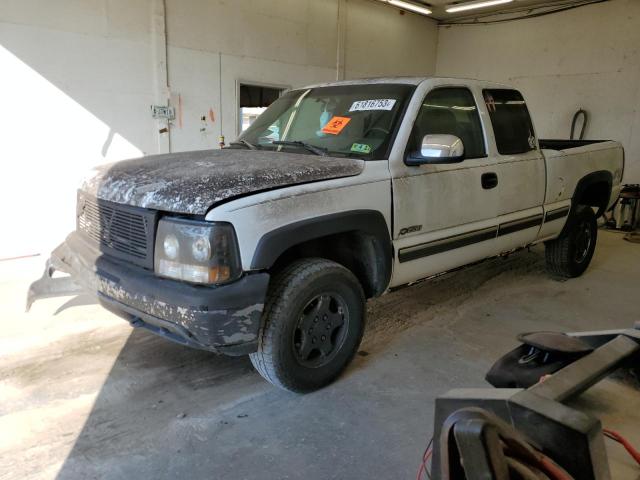 CHEVROLET SILVERADO 2000 with VIN 1GCEK19T5YE174051 - Photo from auction