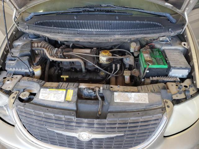 Photo 12 from auction – 2002 CHRYSLER TOWN & COU with VIN 2C8GP74LX2R724857