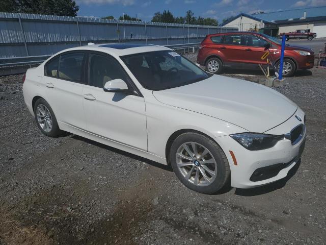 Photo 4 from auction – 2017 BMW 320 XI with VIN WBA8A3C32HK693044