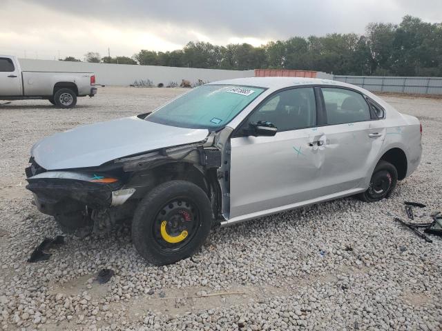 VOLKSWAGEN PASSAT S 2015 with VIN 1VWAT7A32FC056877 - Photo from auction
