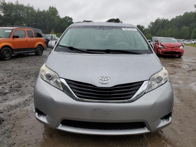 Photo 5 from auction – 2013 TOYOTA SIENNA LE with VIN 5TDJK3DC2DS061843
