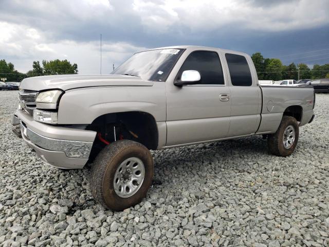 CHEVROLET SILVERADO 2004 with VIN 2GCEK19T041282539 - Photo from auction