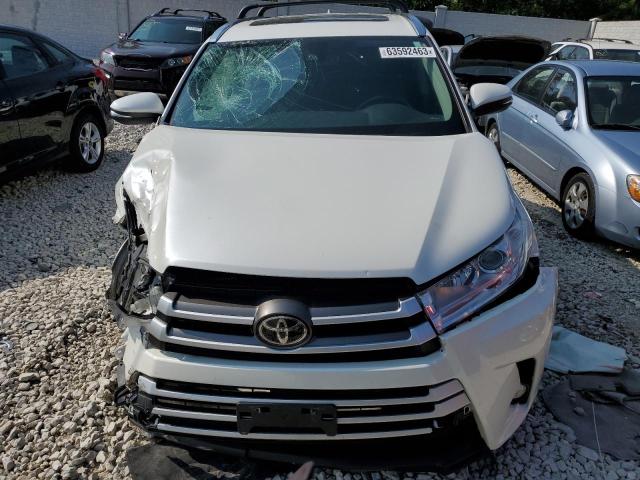 Photo 5 from auction – 2017 TOYOTA HIGHLANDER with VIN 5TDJZRFH8HS514893