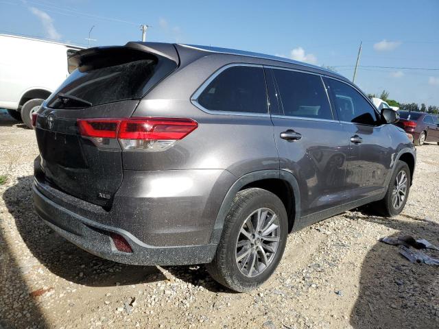 Photo 3 from auction – 2019 TOYOTA HIGHLANDER with VIN 5TDKZRFH5KS355472