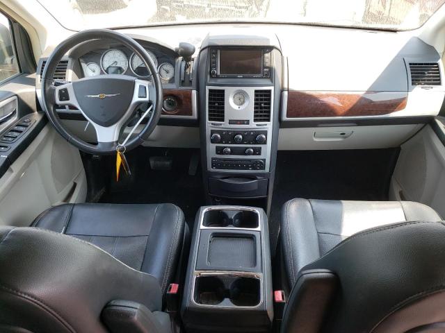 Photo 8 from auction – 2010 CHRYSLER TOWN & COU with VIN 2A4RR8D12AR481059