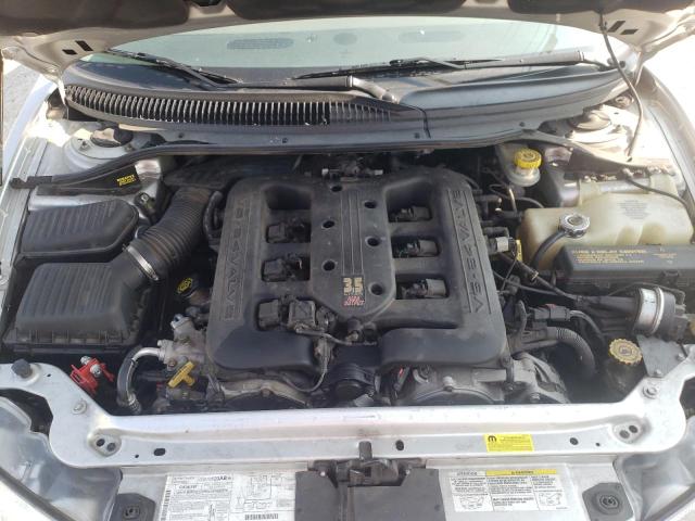 Photo 11 from auction – 2002 CHRYSLER 300 V6 with VIN 2C3HE66G22H105430