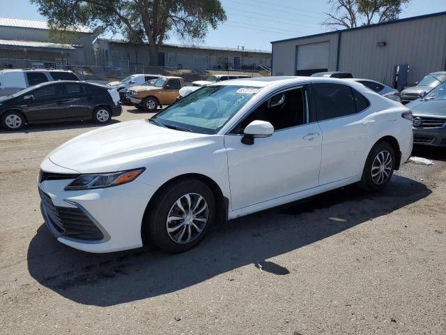 TOYOTA CAMRY LE 2022 with VIN 4T1H31AK7NU588328 - Photo from auction
