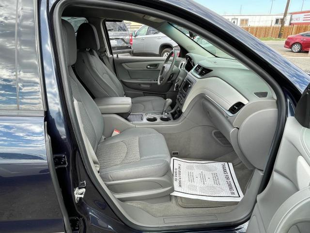 Photo 5 from auction – 2016 CHEVROLET TRAVERSE L with VIN 1GNKRFKD8GJ267920